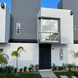 Casa Comoda Con Piscina Naranjo